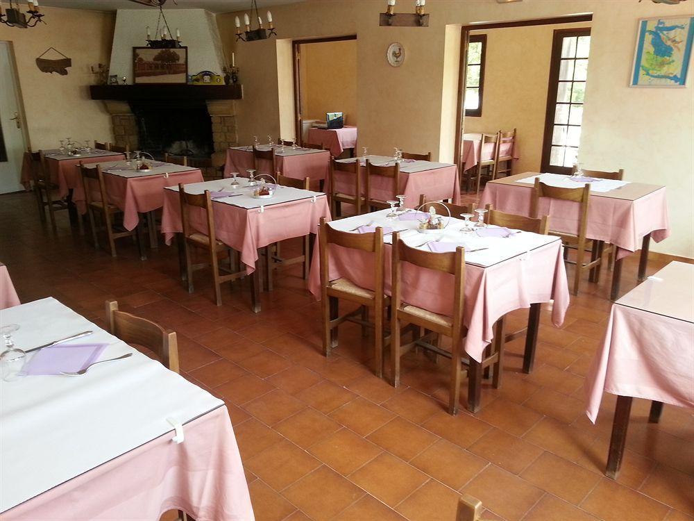 Hotel Restaurant Les 3 Chenes Fréjus Екстериор снимка