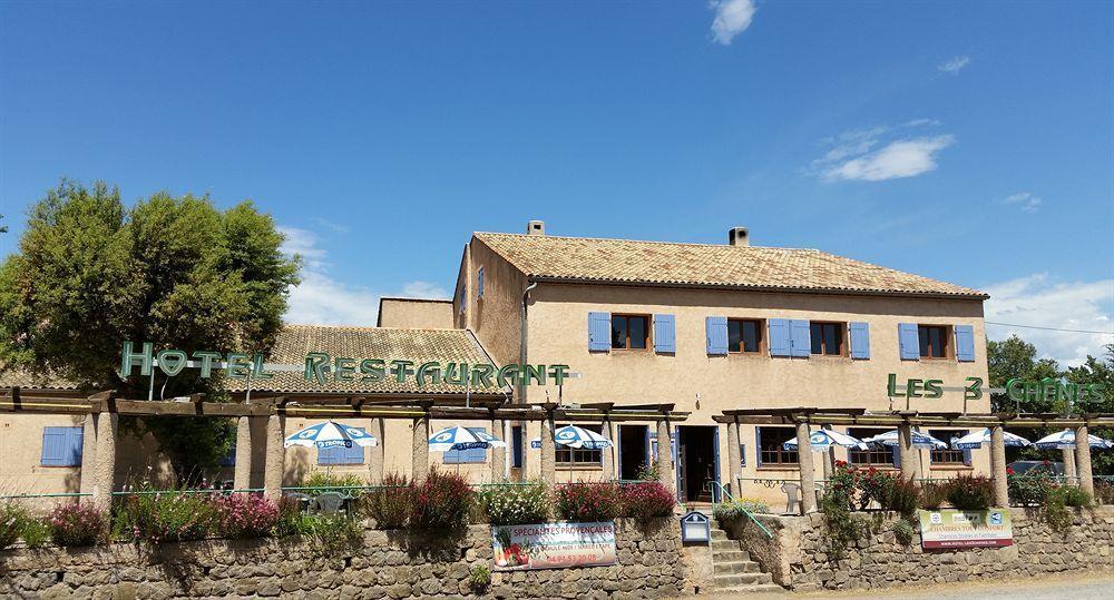 Hotel Restaurant Les 3 Chenes Fréjus Екстериор снимка