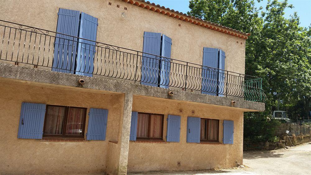 Hotel Restaurant Les 3 Chenes Fréjus Екстериор снимка