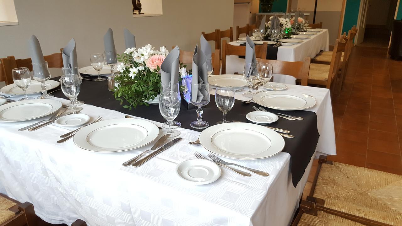 Hotel Restaurant Les 3 Chenes Fréjus Екстериор снимка
